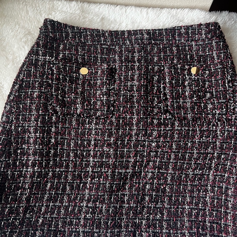 LOFT Tweed Skirt - Black and Burgundy size 6